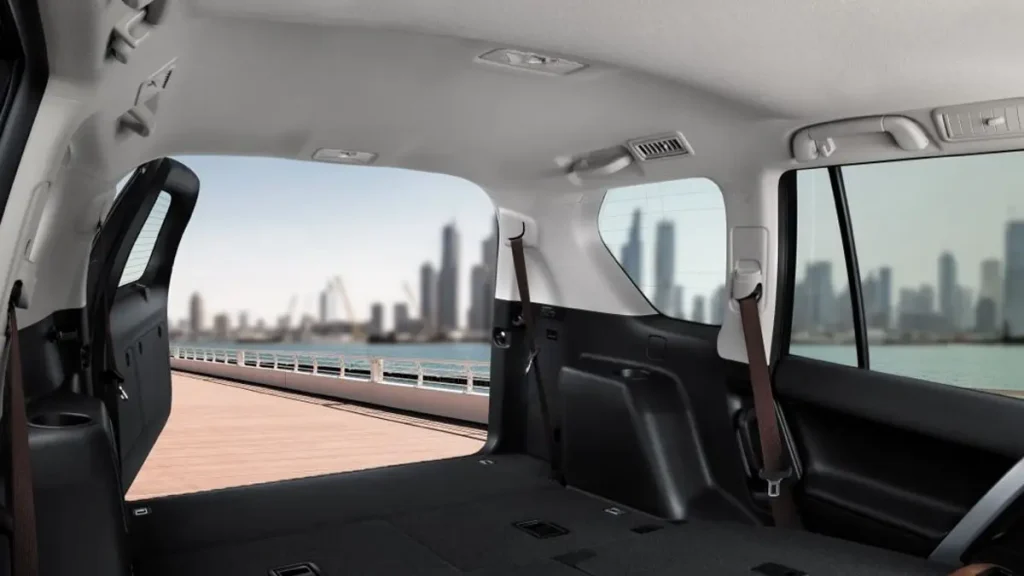صور مواصفات سيارة تويوتا برادو 2023 – تصميم تويوتا برادو 2023 من الداخل (2) | السوق المفتوح