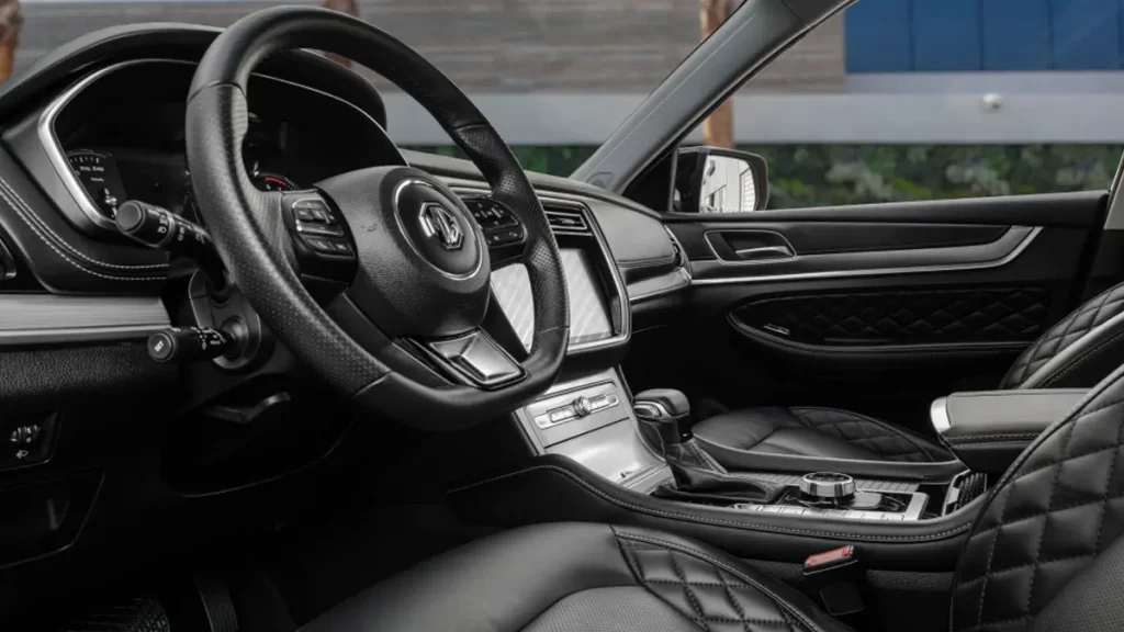 صور مواصفات سيارة ام جي RX8 2022 – تصميم ام جي RX8 2022 من الداخل (1) | السوق المفتوح