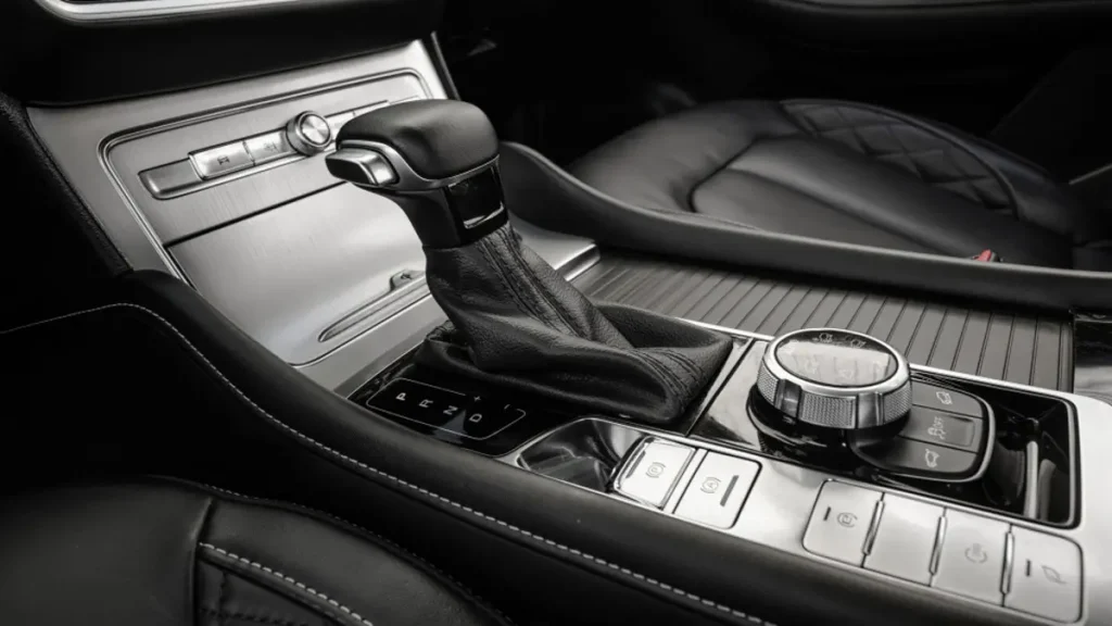 صور مواصفات سيارة ام جي RX8 2022 – تصميم ام جي RX8 2022 من الداخل (3) | السوق المفتوح