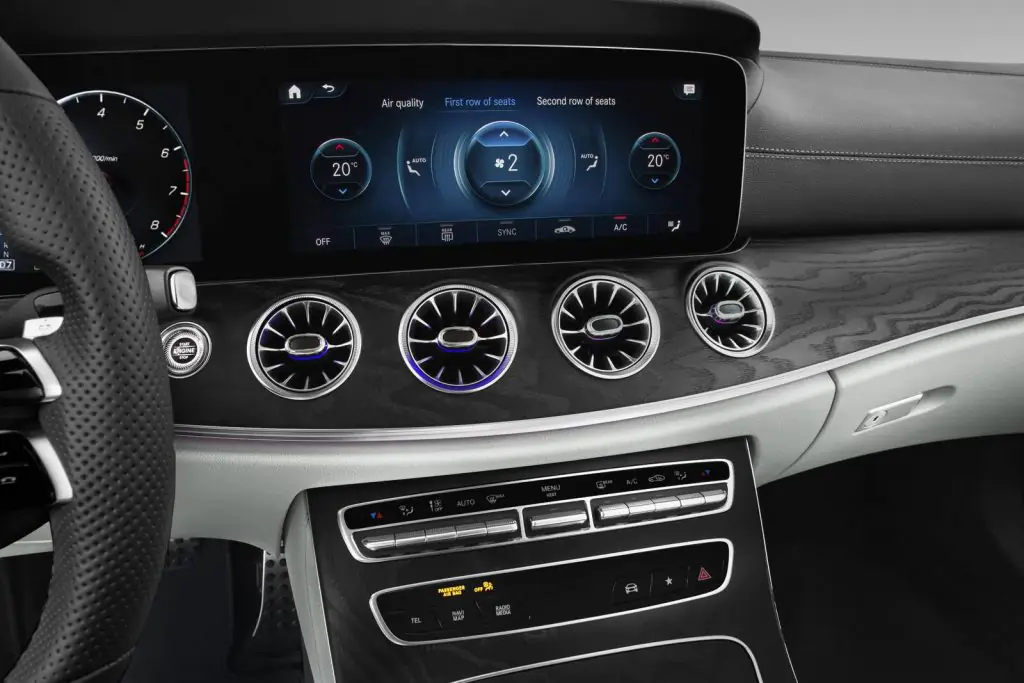 مواصفات مرسيدس سي ال اس كلاس 2022 – مواد عالية الجودة في التصميم