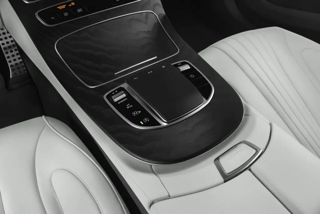 مواصفات مرسيدس سي ال اس كلاس 2022 – مقصورة واسعة بتشطيبات راقية