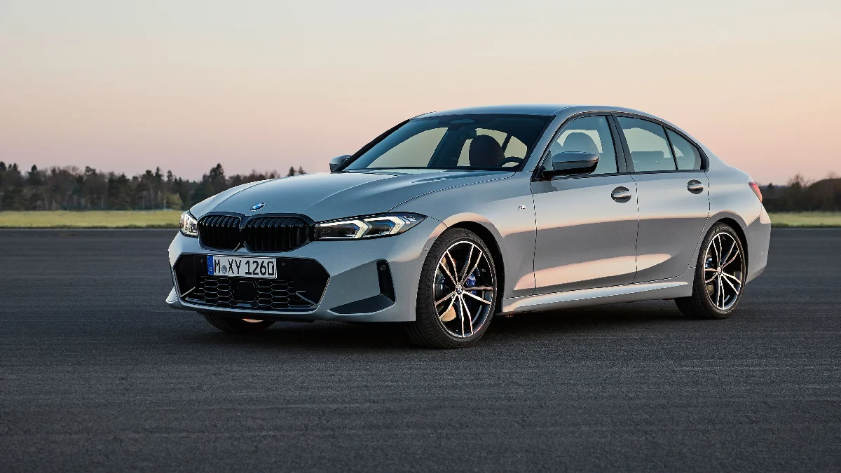 مواصفات سيارة 2023 BMW 3 Series