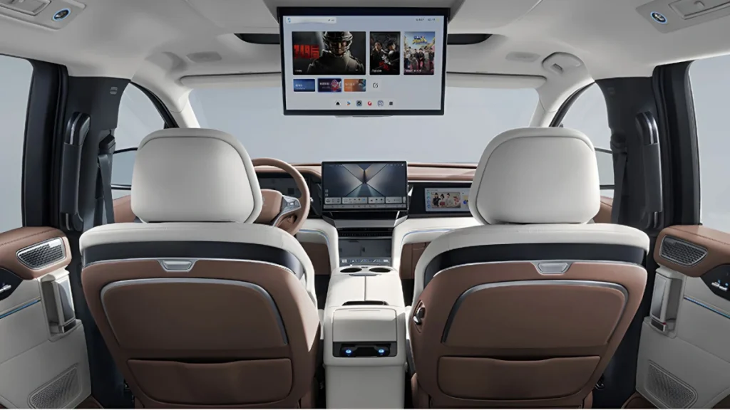 صور BYD Xia 2025: الميني فان الذكية والفاخرة من BYD بتقنيات هجينة متطورة – صورة السيارة (3) | السوق المفتوح