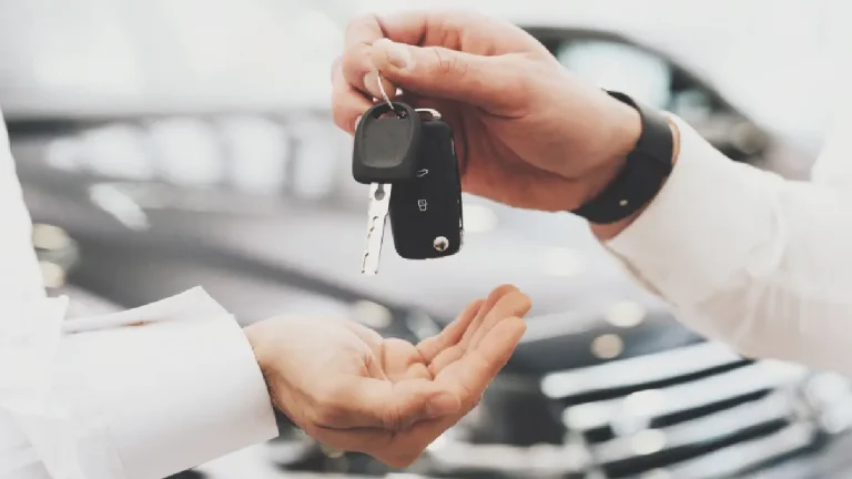 سيارات للبيع في الإمارات عبر السوق المفتوح (OpenSooq UAE): دليلك الشامل للشراء والبيع