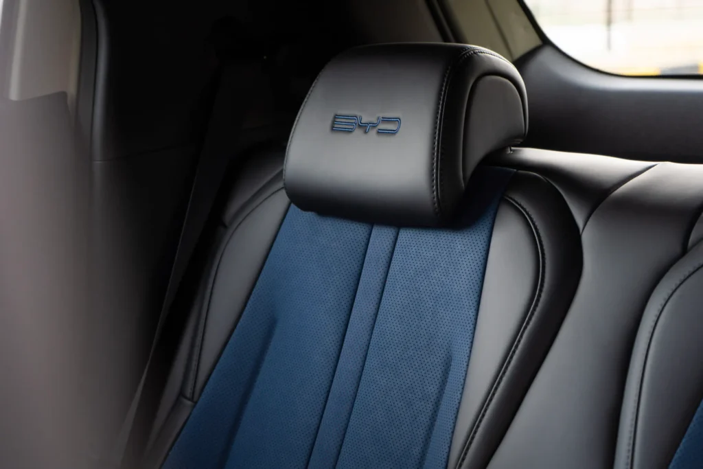 مواصفات سيارة BYD Seagull 2024 – تصميم بي واي دي من الداخل من منظور مميز