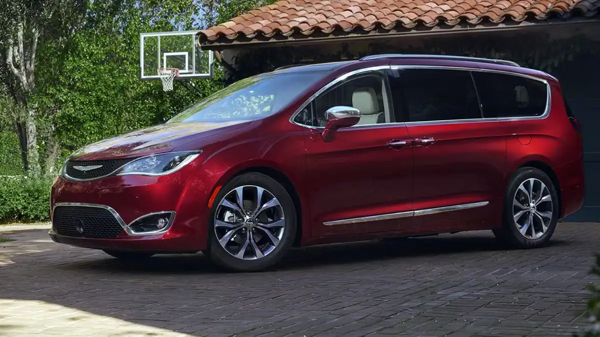 مواصفات كرايسلر جراند فوياجر 2016