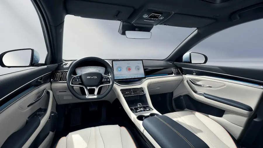 أسعار سيارات بي واي دي BYD في العراق 2026: المواصفات، الضمان، وأفضل خيارات الشراء – مقصورة واسعة بتشطيبات راقية