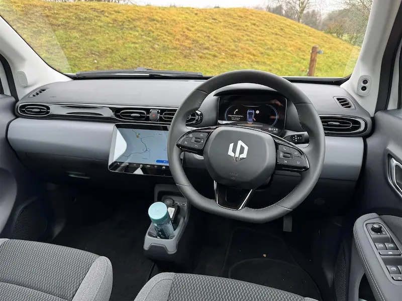 سيارة Leapmotor T03 الكهربائية صغيرة الحجم