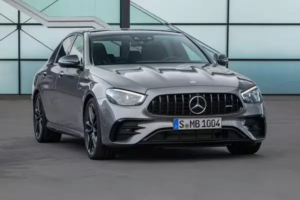Mercedes E-Class 2022 Price in Jordan: A Comprehensive Guide to Luxury and Performance – لقطة احترافية للسيارة